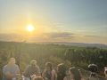 team-weingut-heinrich-picknick-sonnenuntergang.jpg
