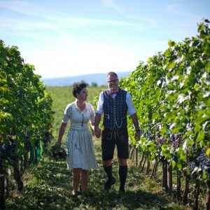 Das Brautpaar im Weingarten ©MiliBadic